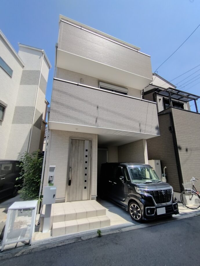 【大正区鶴町】設備充実！快適さを追求した築浅ハイスペック中古戸建